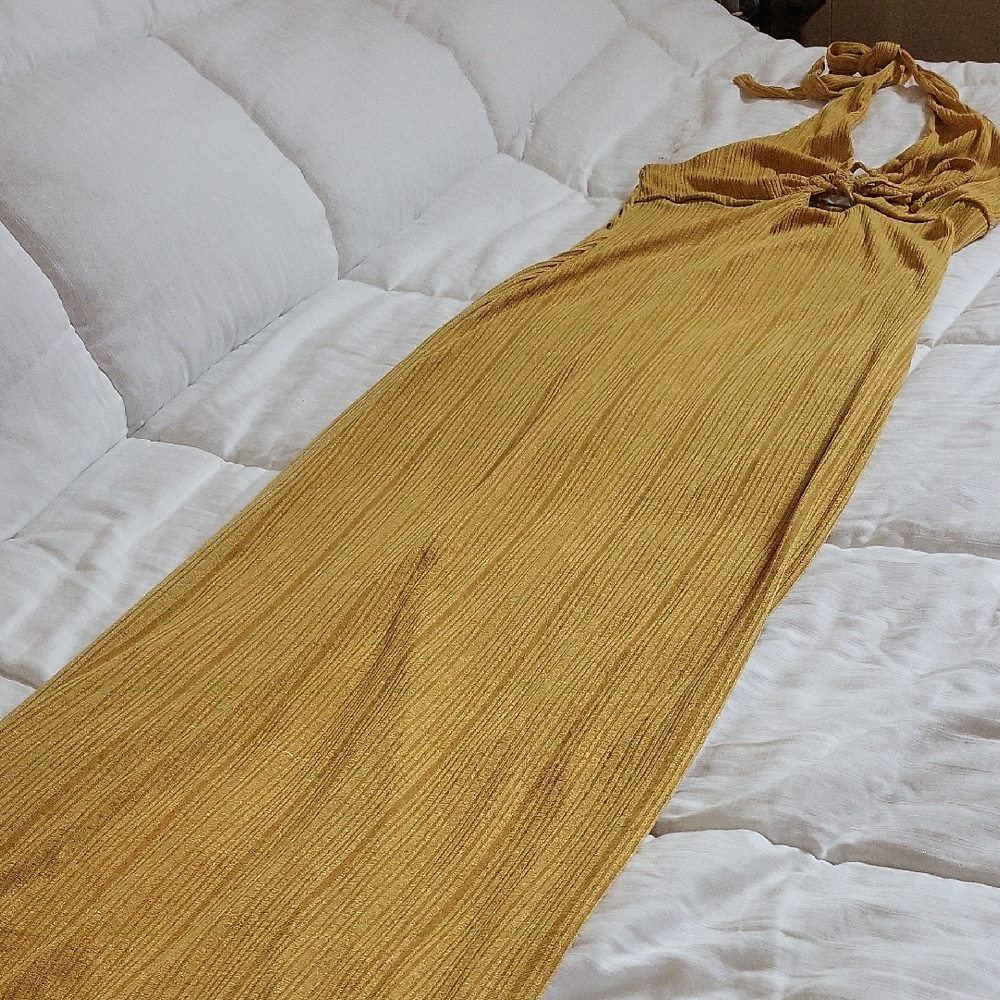 NWOT Elegant Gold Maxi Dress